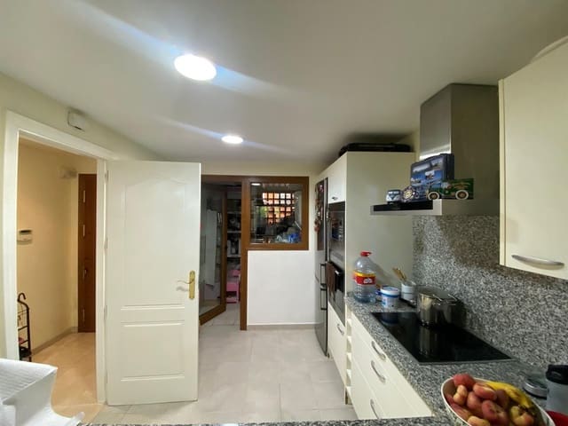 Apartamento de 2 habitaciones en Atalaya-Isdabe, Estepona en venta con piscina garaje - 420.000 € (Ref: 9972596)