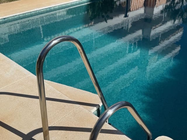 2 soverom Leilighet til salgs i Golden Mile, Marbella med svømmebasseng - € 449 000 (Ref: 9972597)