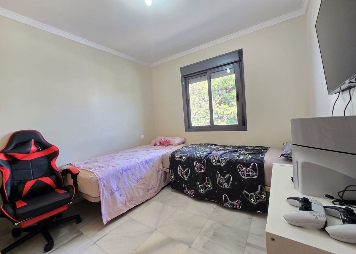 4 bedroom Townhouse for sale in Benalmadena Costa with garage - € 429,000 (Ref: 9972598)