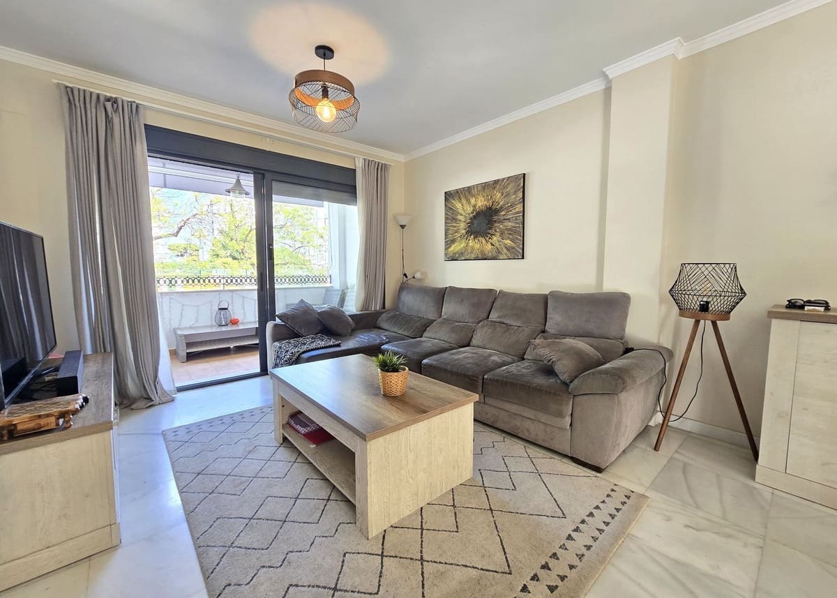 4 bedroom Townhouse for sale in Benalmadena Costa with garage - € 429,000 (Ref: 9972598)