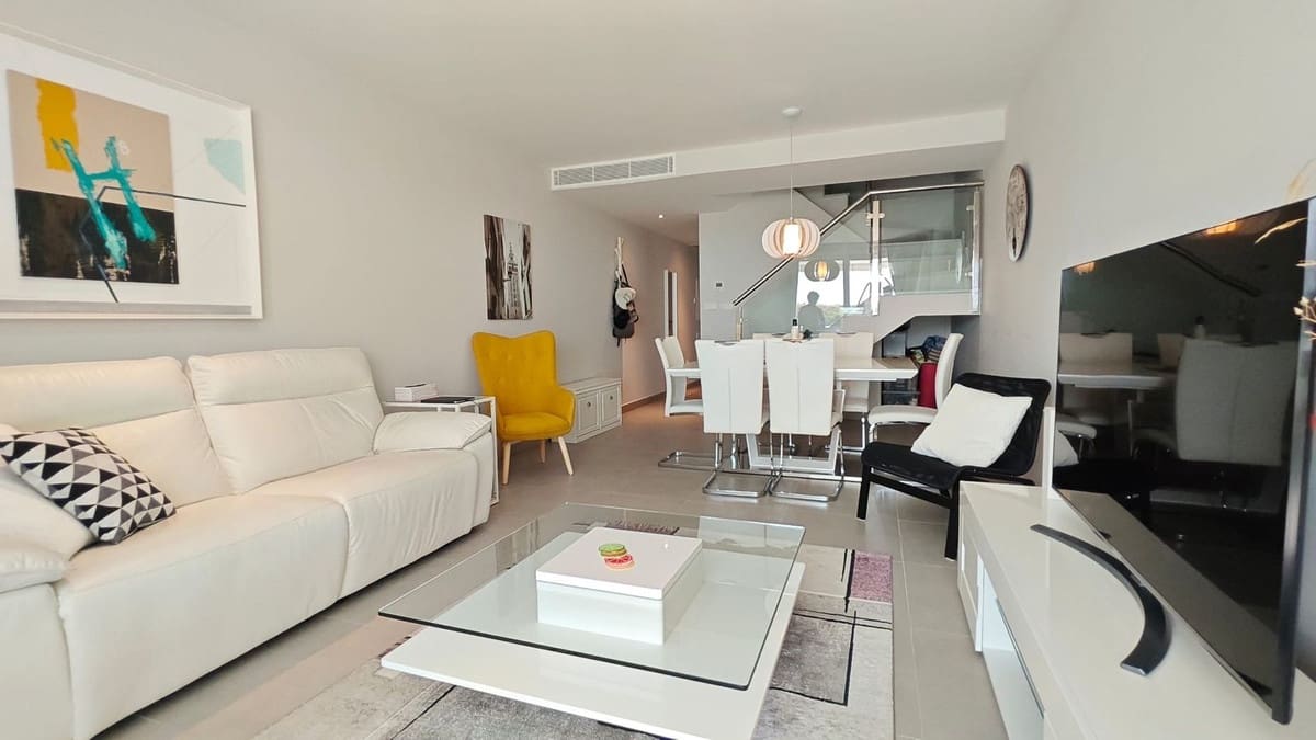 Apartamento de 2 habitaciones en Fuengirola en venta con piscina garaje - 425.000 € (Ref: 9972600)
