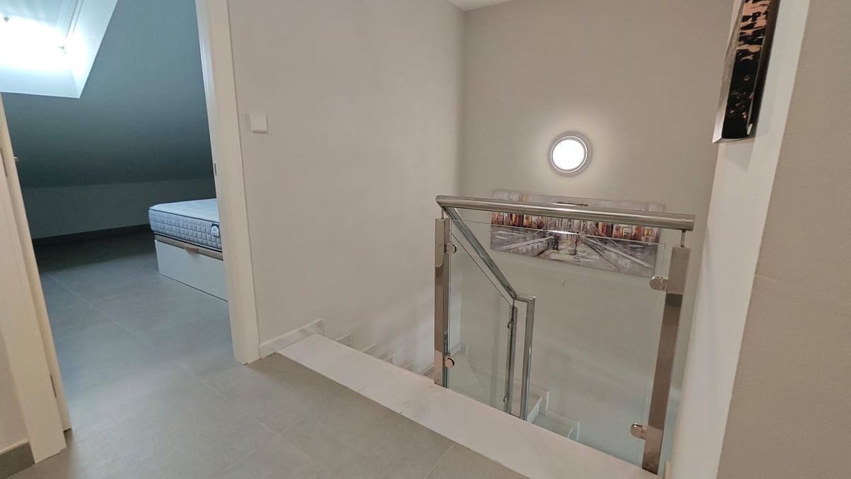 Apartamento de 2 habitaciones en Fuengirola en venta con piscina garaje - 425.000 € (Ref: 9972600)