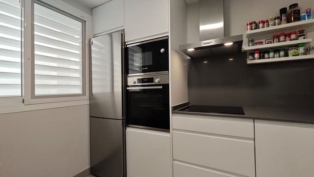 Apartamento de 2 habitaciones en Torreblanca, Fuengirola en venta con piscina garaje - 425.000 € (Ref: 9972600)
