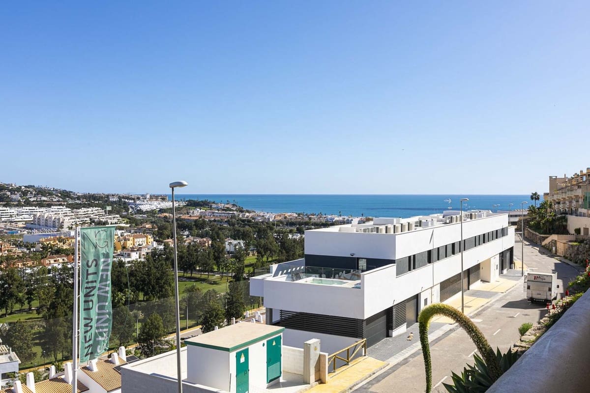 3 bedroom Townhouse for sale in La Cala de Mijas with pool - € 435,000 (Ref: 9972602)