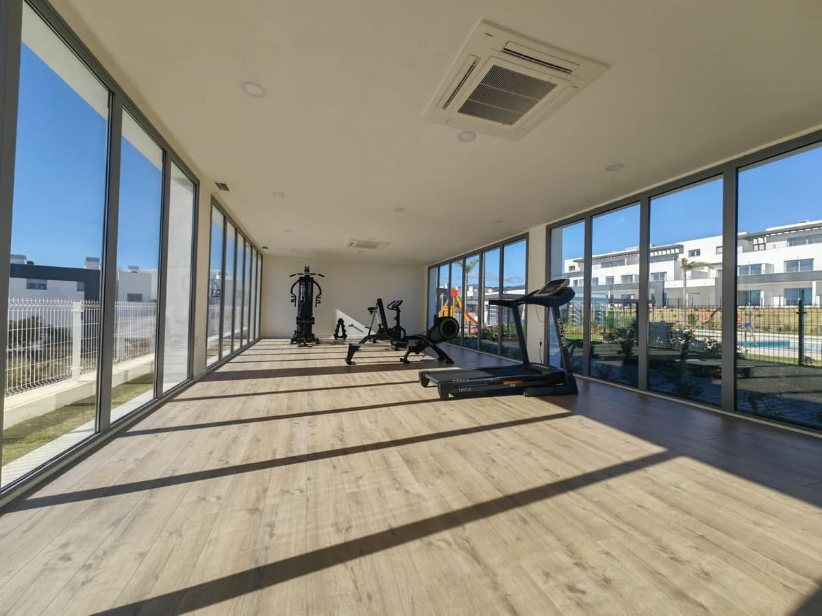 2 Zimmer Apartment zu verkaufen in Estepona mit Pool - 465.000 € (Ref: 9972604)