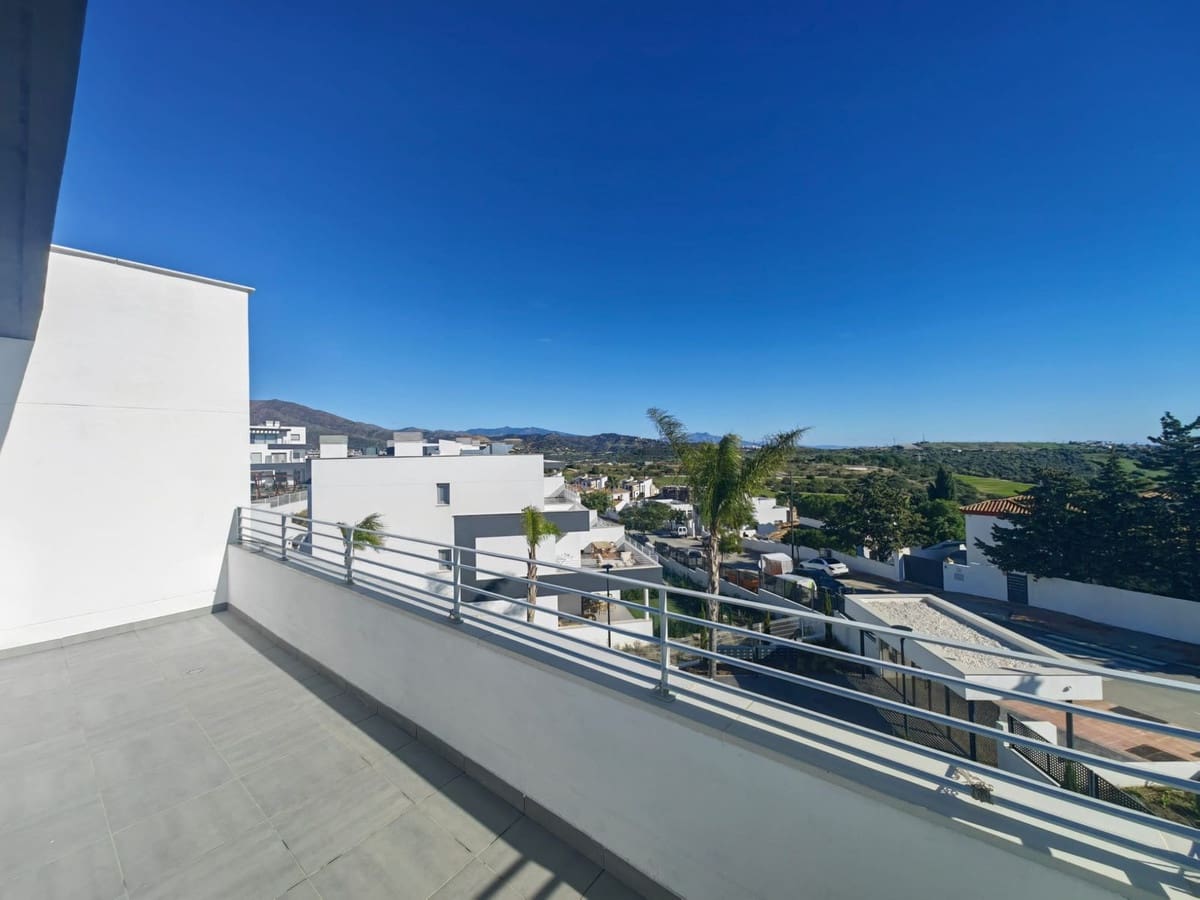 2 Zimmer Apartment zu verkaufen in Estepona mit Pool - 465.000 € (Ref: 9972604)