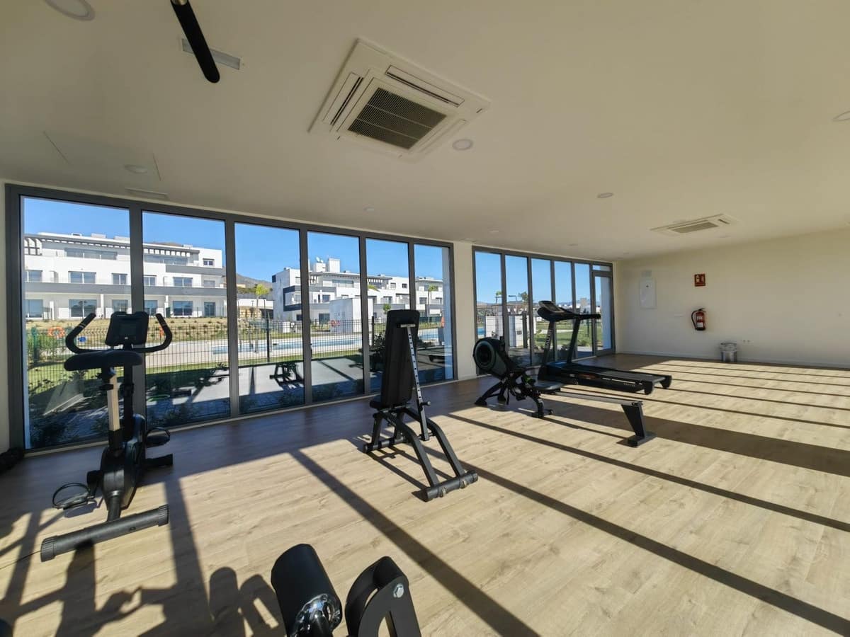 2 Zimmer Apartment zu verkaufen in Estepona mit Pool - 465.000 € (Ref: 9972604)