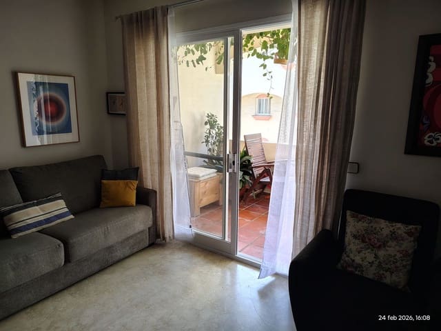 Apartamento de 2 habitaciones en Estepona en venta con piscina garaje - 419.000 € (Ref: 9972607)