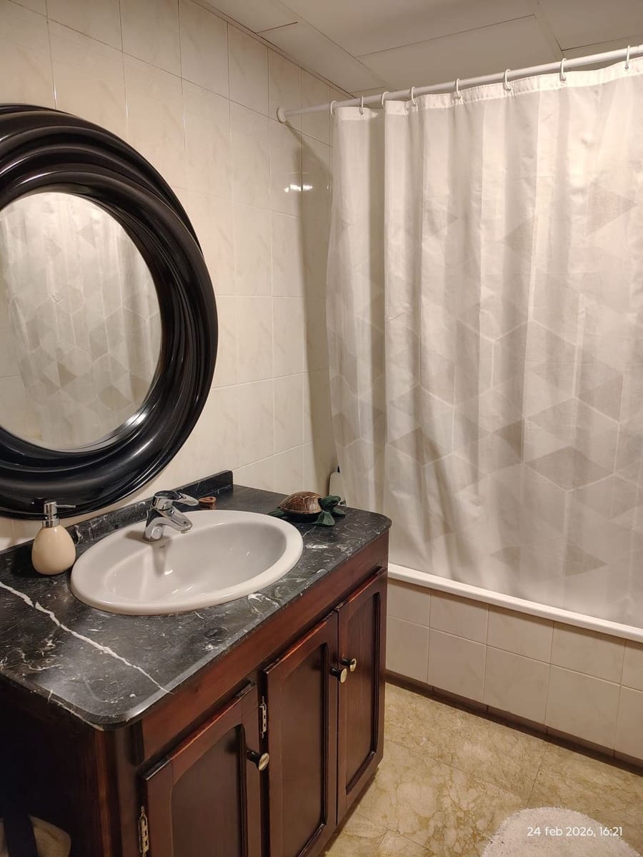 Apartamento de 2 habitaciones en Estepona en venta con piscina garaje - 419.000 € (Ref: 9972607)
