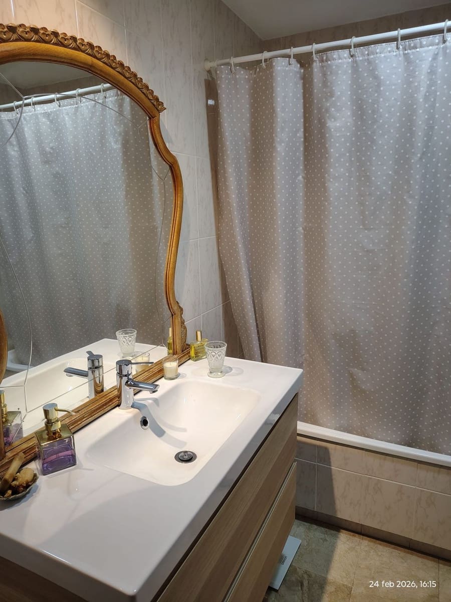 Apartamento de 2 habitaciones en Estepona en venta con piscina garaje - 419.000 € (Ref: 9972607)