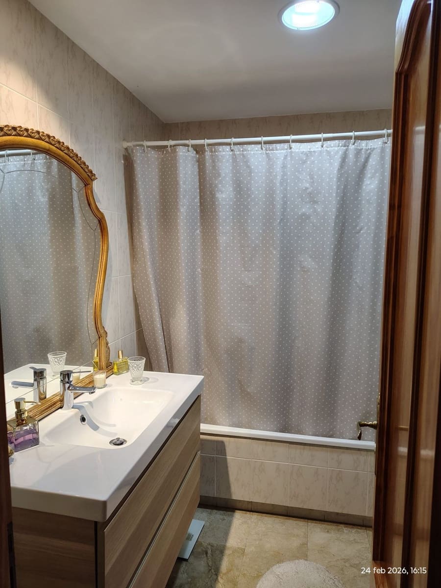 Apartamento de 2 habitaciones en Estepona en venta con piscina garaje - 419.000 € (Ref: 9972607)