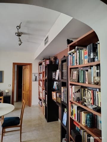 Apartamento de 2 habitaciones en Estepona en venta con piscina garaje - 419.000 € (Ref: 9972607)