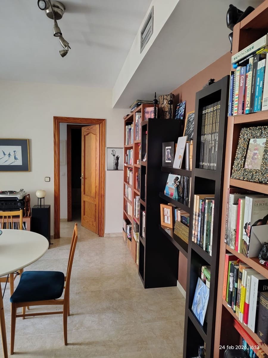 Apartamento de 2 habitaciones en Estepona en venta con piscina garaje - 419.000 € (Ref: 9972607)
