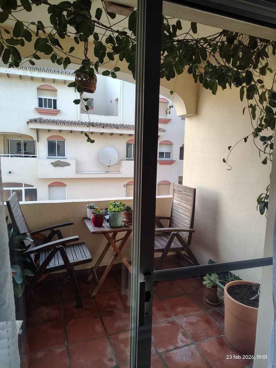 Apartamento de 2 habitaciones en Estepona en venta con piscina garaje - 419.000 € (Ref: 9972607)