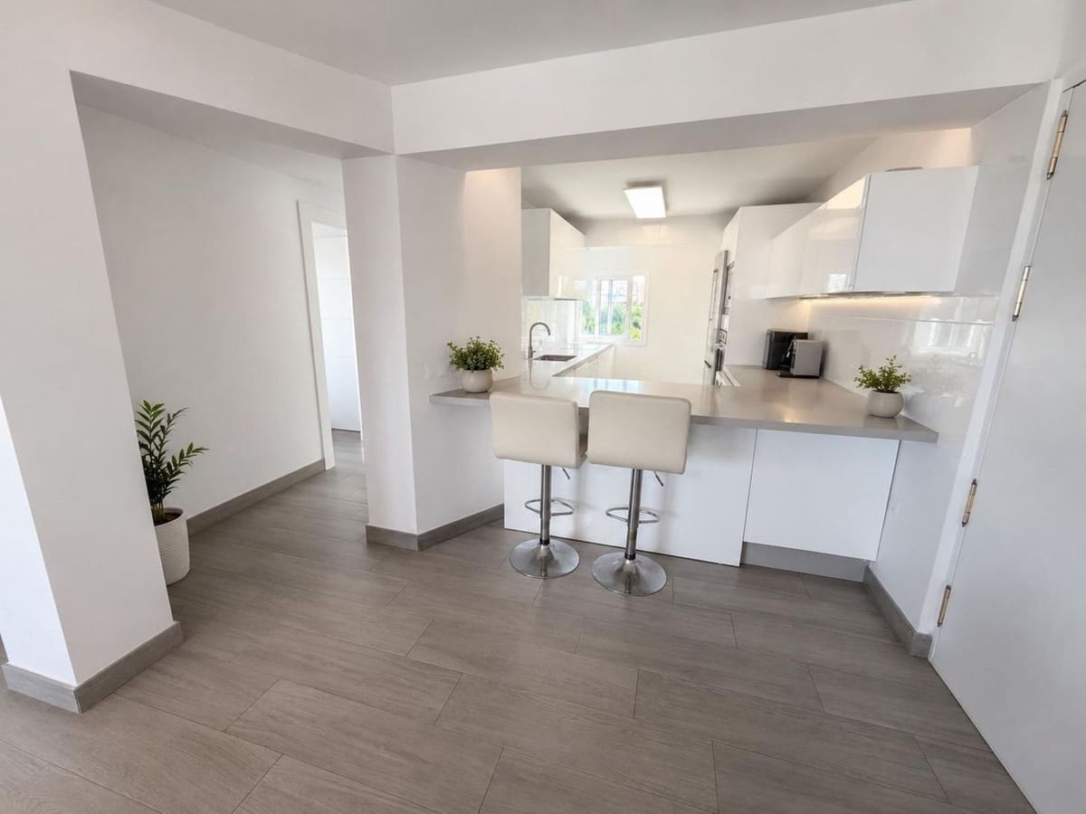 2 soverom Leilighet til salgs i Torremolinos med svømmebasseng - € 488 000 (Ref: 9972612)