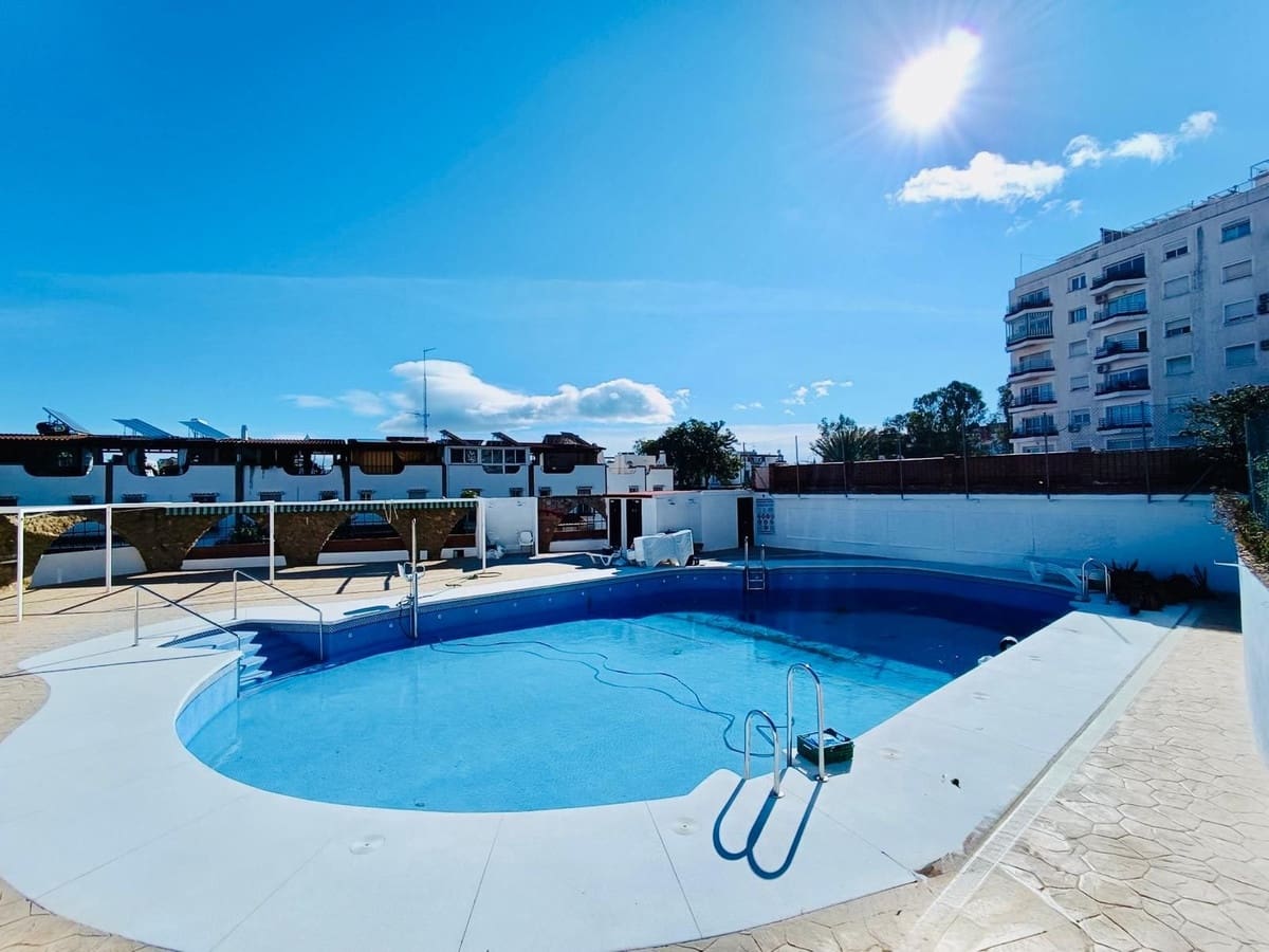 2 soverom Leilighet til salgs i Torremolinos med svømmebasseng - € 488 000 (Ref: 9972612)