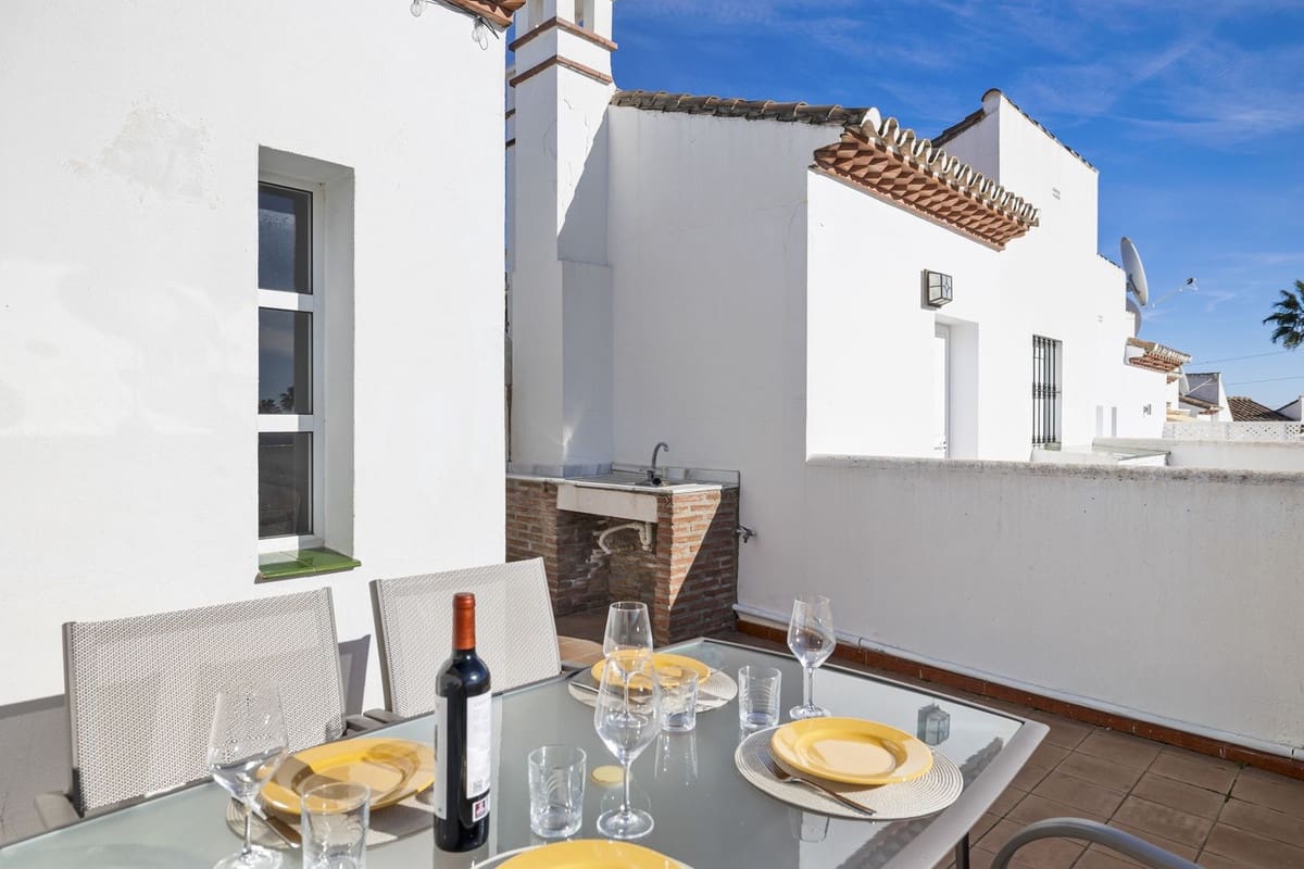 2 slaapkamer Huis te koop in Bel-Air met zwembad - € 435.000 (Ref: 9972615)