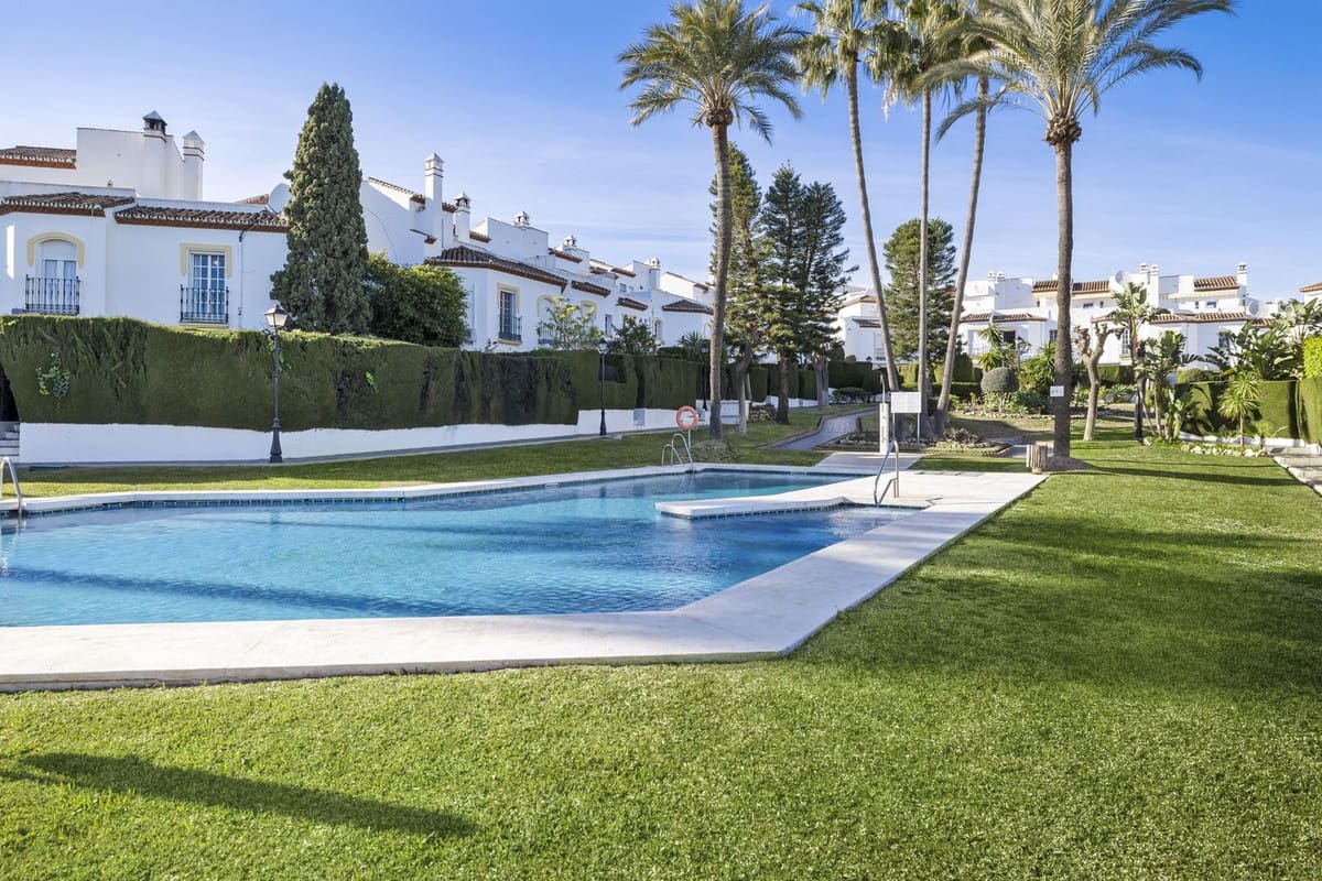 2 slaapkamer Huis te koop in Bel-Air met zwembad - € 435.000 (Ref: 9972615)
