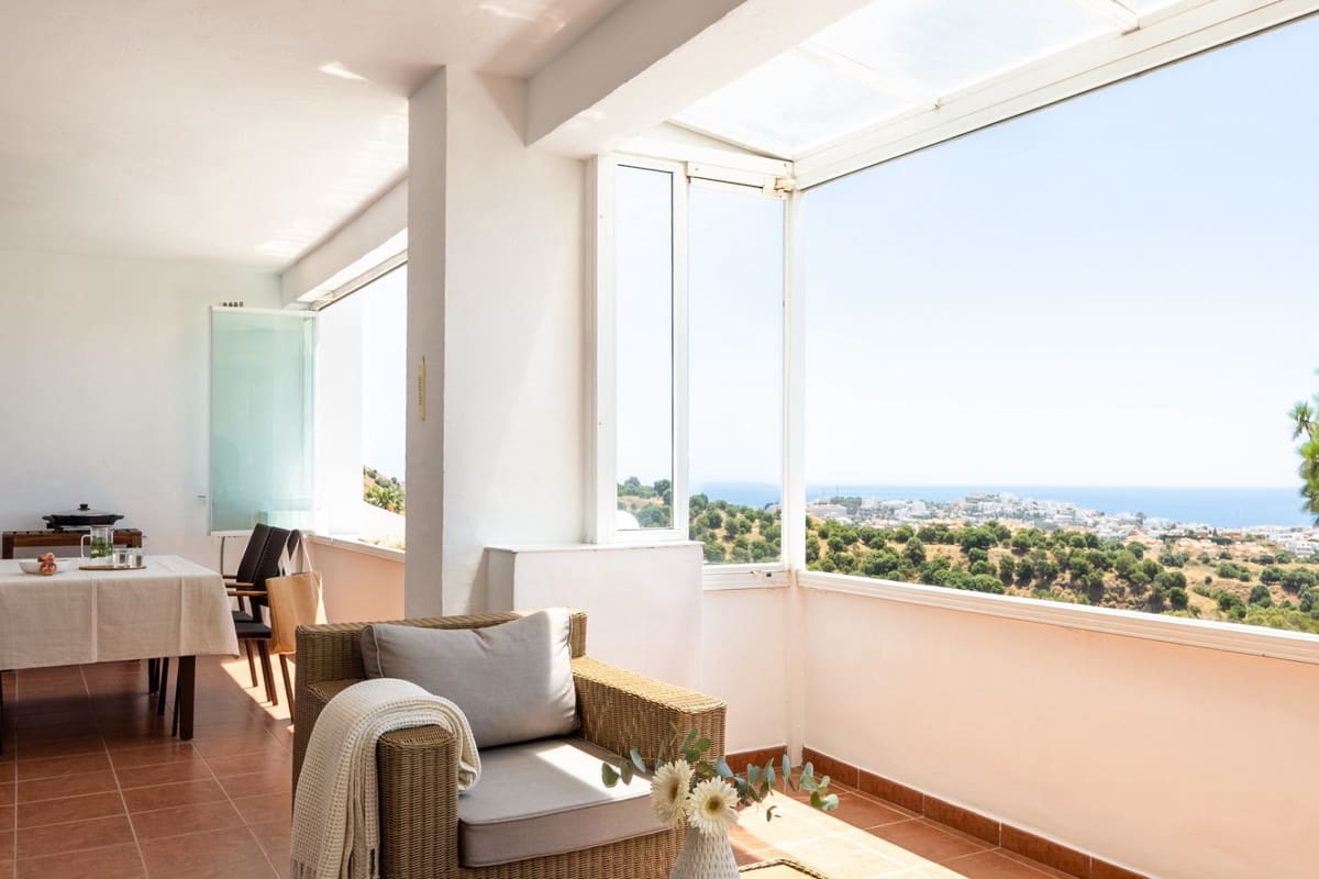 2 slaapkamer Appartement te koop in Mijas Costa met zwembad - € 420.000 (Ref: 9972616)