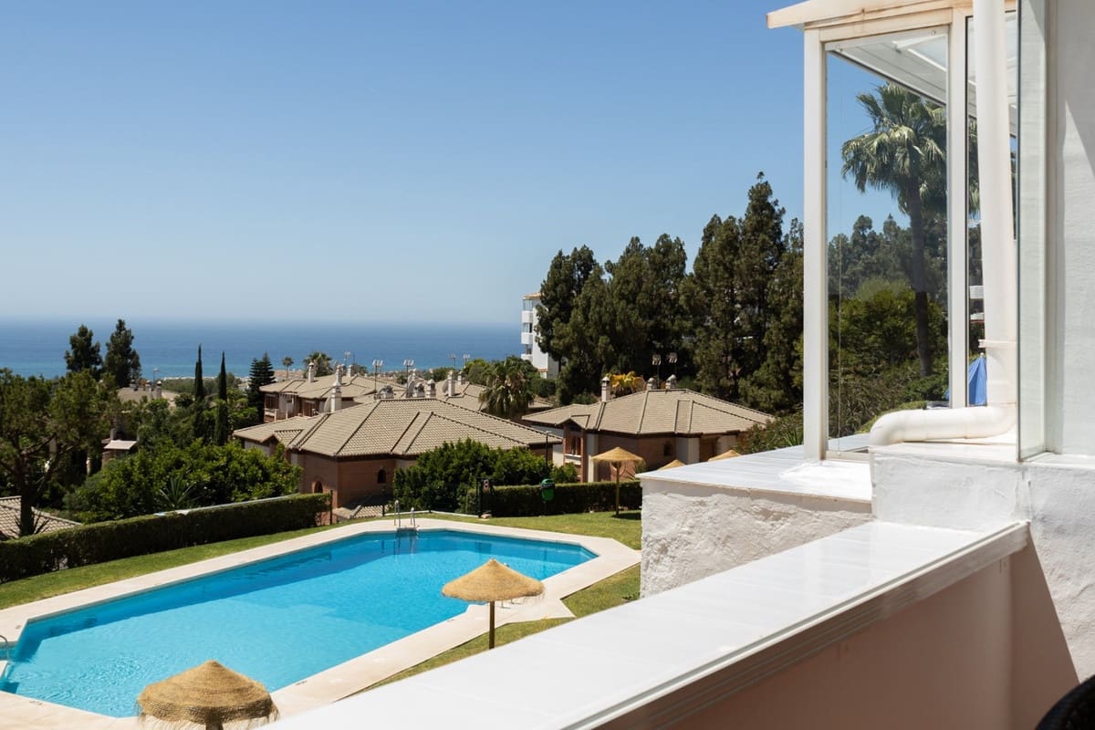 2 slaapkamer Appartement te koop in Mijas Costa met zwembad - € 420.000 (Ref: 9972616)
