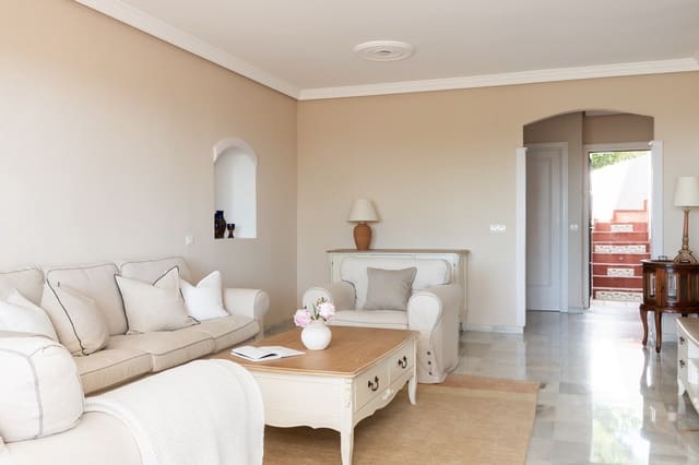 2 slaapkamer Appartement te koop in Mijas Costa, Mijas met zwembad - € 420.000 (Ref: 9972616)