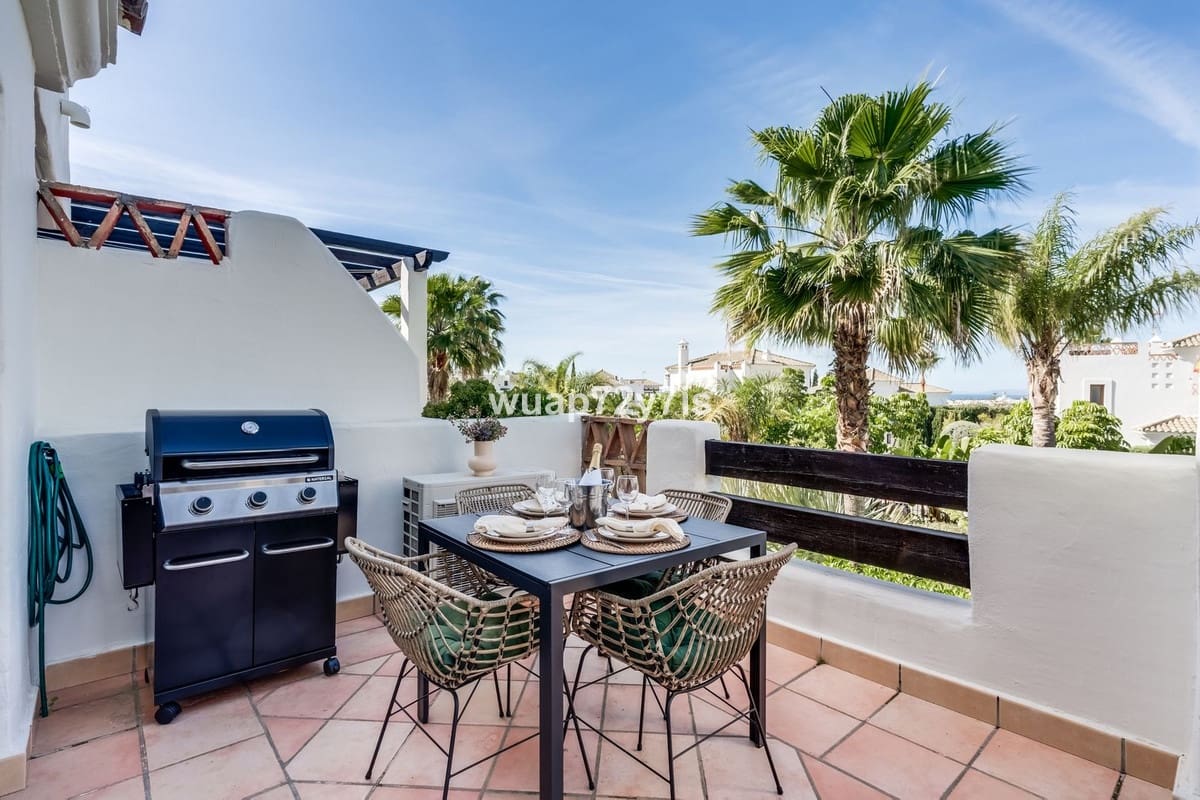 2 soveværelse Lejlighed til salg i New Golden Mile med swimmingpool - € 425.000 (Ref: 9972621)