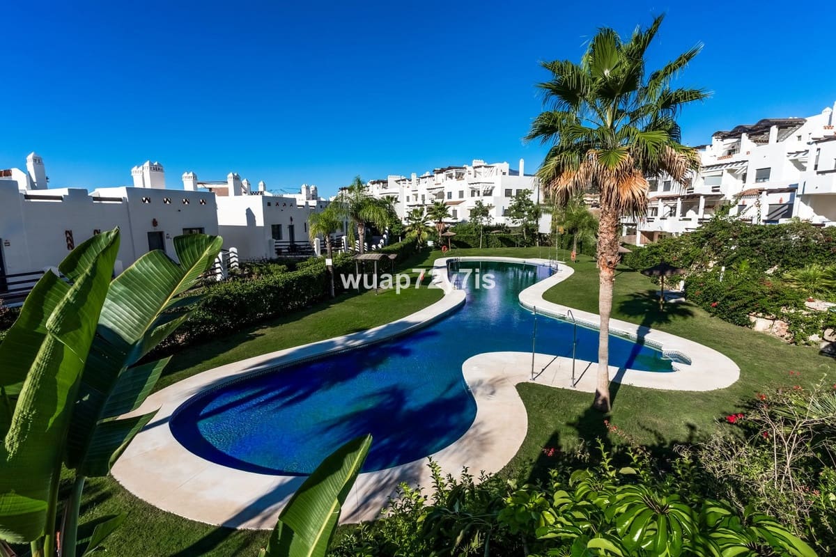 2 soveværelse Lejlighed til salg i New Golden Mile med swimmingpool - € 425.000 (Ref: 9972621)