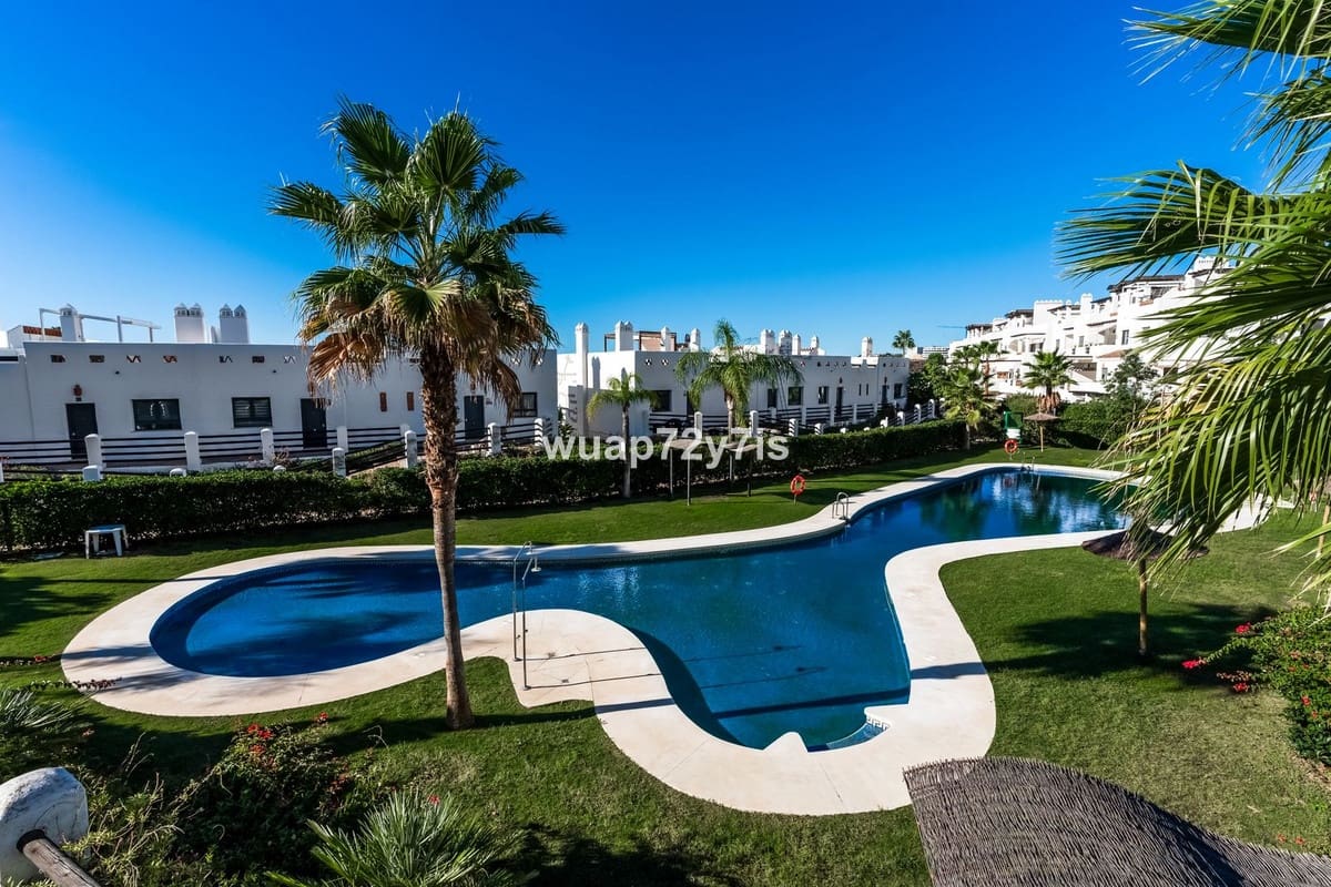 2 soveværelse Lejlighed til salg i New Golden Mile med swimmingpool - € 425.000 (Ref: 9972621)