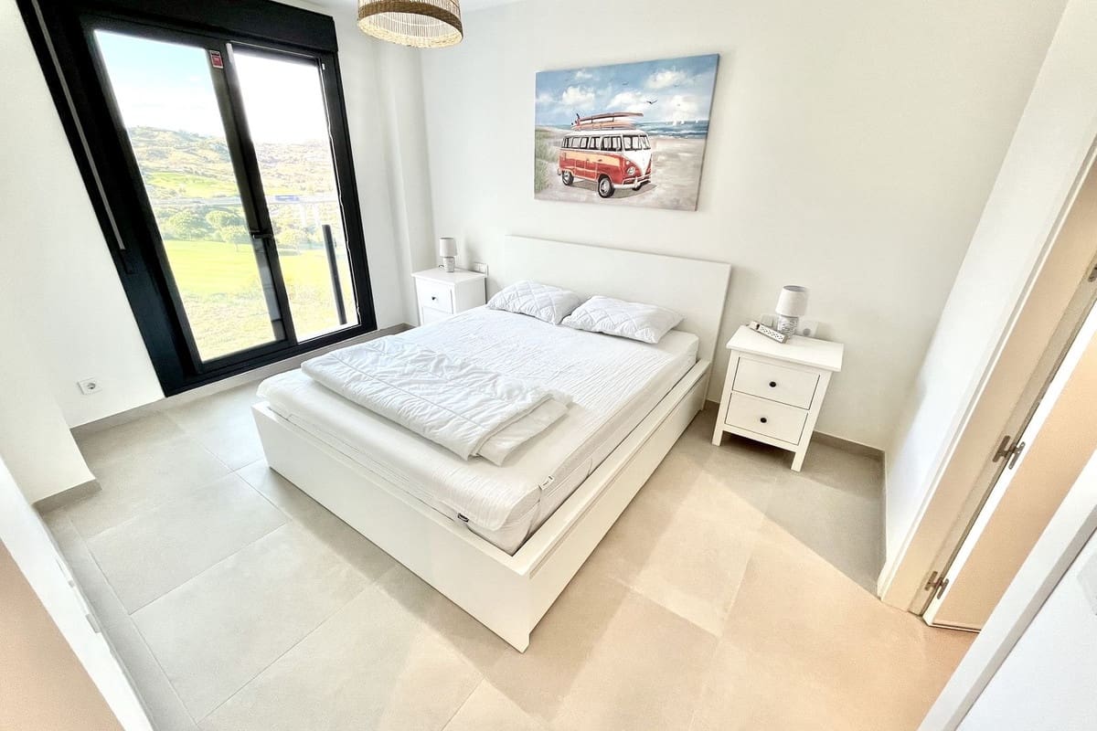 3 bedroom Apartment for sale in La Cala de Mijas with pool - € 489,950 (Ref: 9972622)