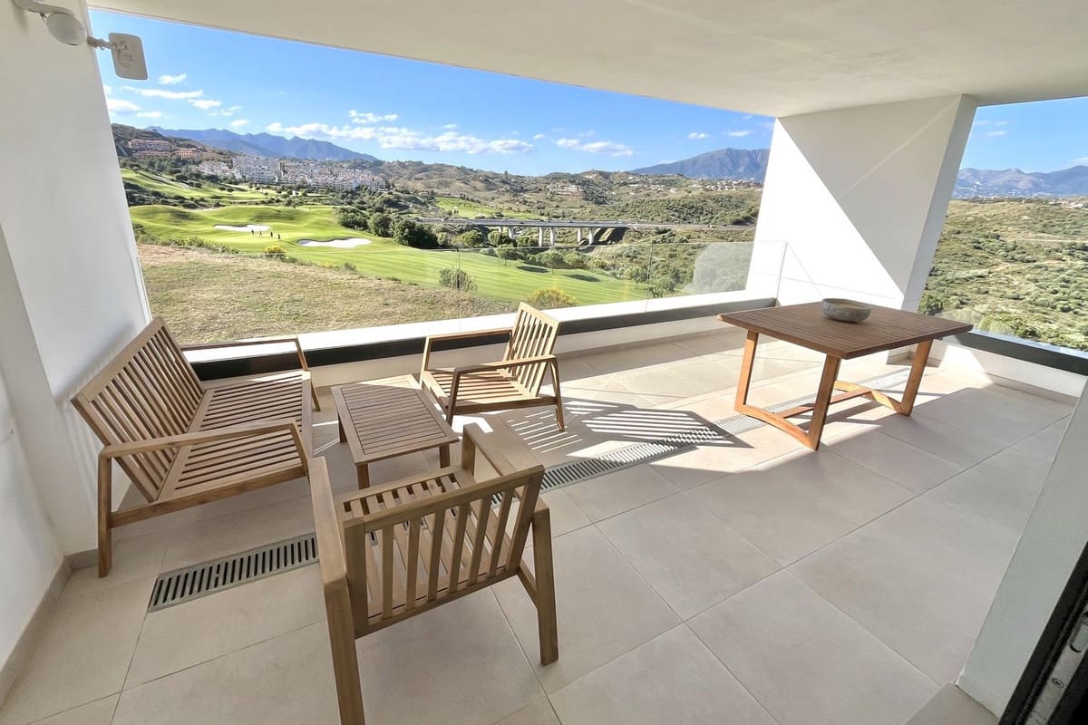3 bedroom Apartment for sale in La Cala de Mijas with pool - € 489,950 (Ref: 9972622)