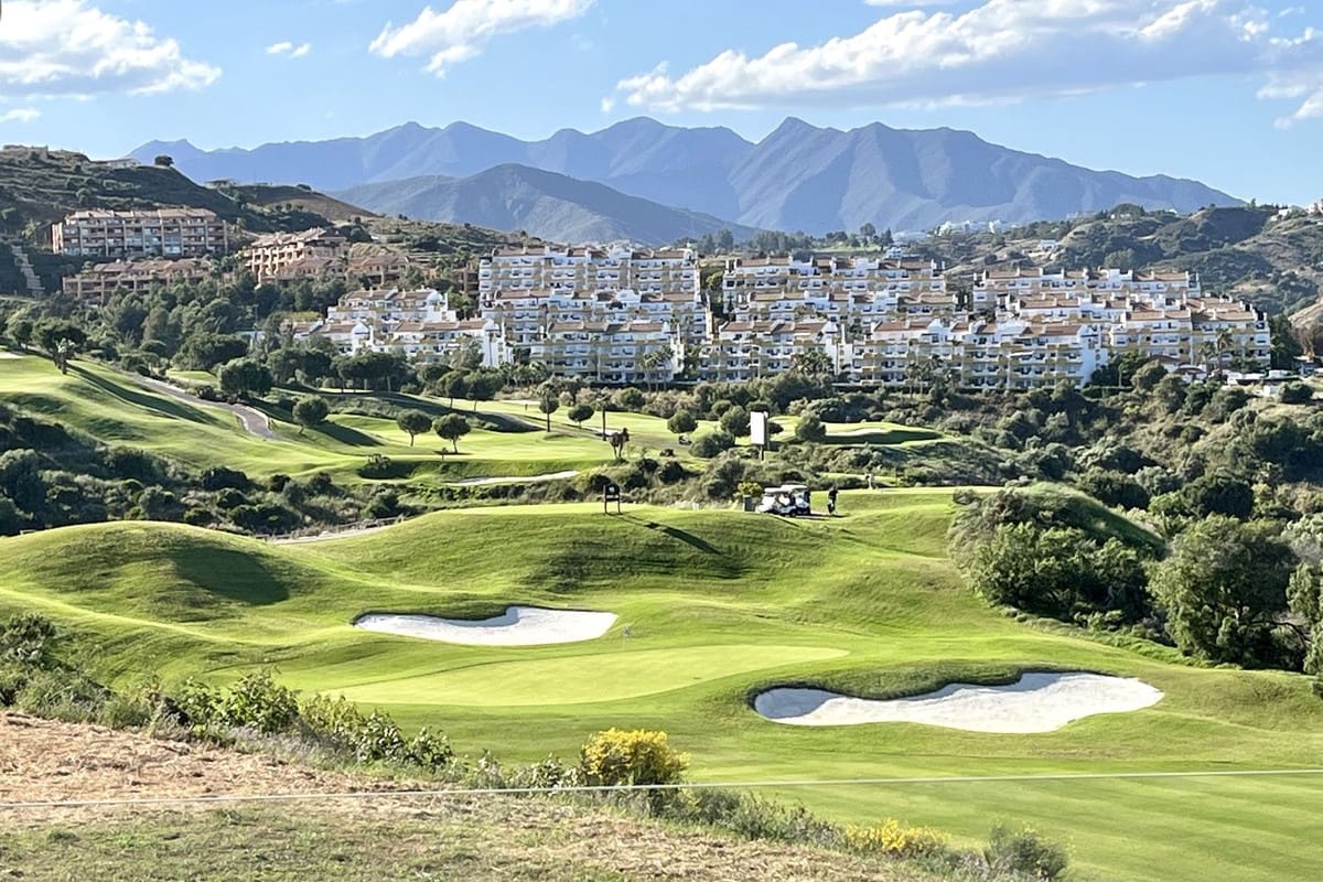 3 bedroom Apartment for sale in La Cala de Mijas with pool - € 489,950 (Ref: 9972622)
