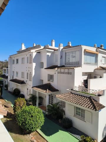 2 soveværelse Lejlighed til salg i Río Real, Marbella med swimmingpool garage - € 425.000 (Ref: 9972625)