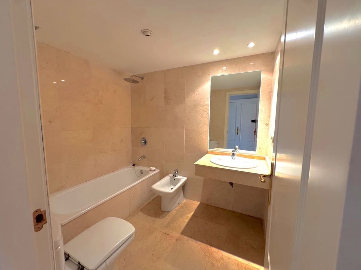 Apartamento de 2 habitaciones en Río Real en venta con piscina garaje - 425.000 € (Ref: 9972625)