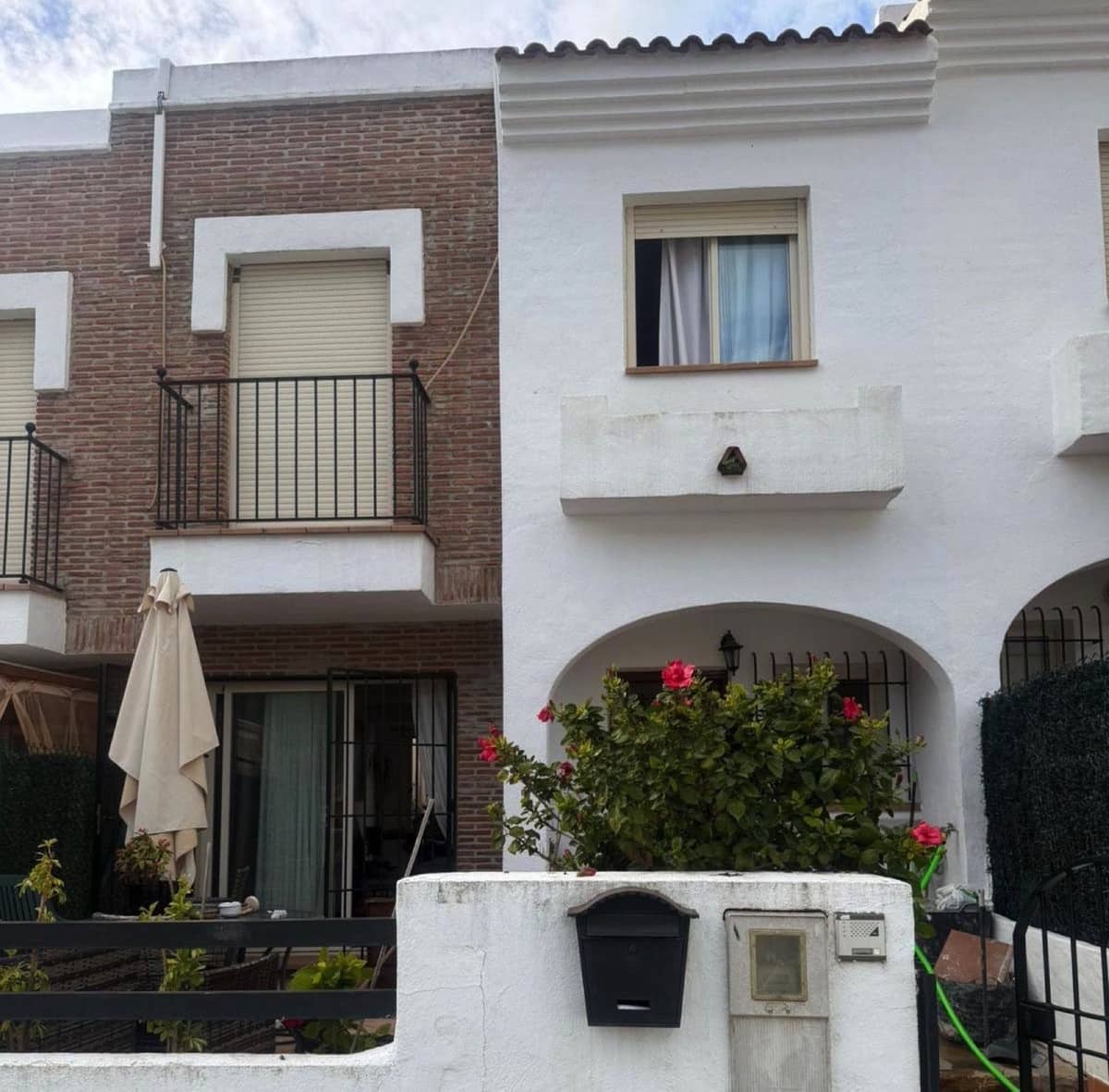 2 bedroom Townhouse for sale in Benahavis with garage - € 449,000 (Ref: 9972637)