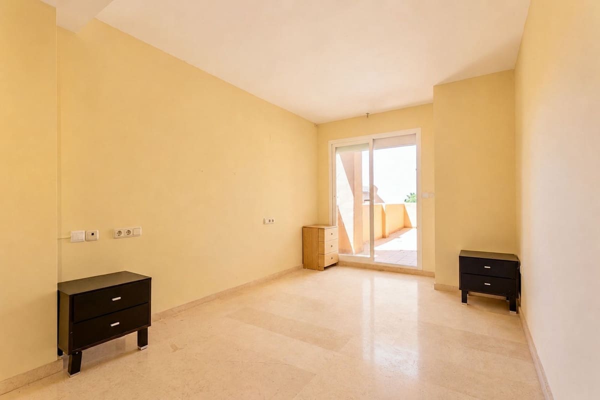 3 soverom Leilighet til salgs i Elviria med svømmebasseng - € 450 000 (Ref: 9972640)