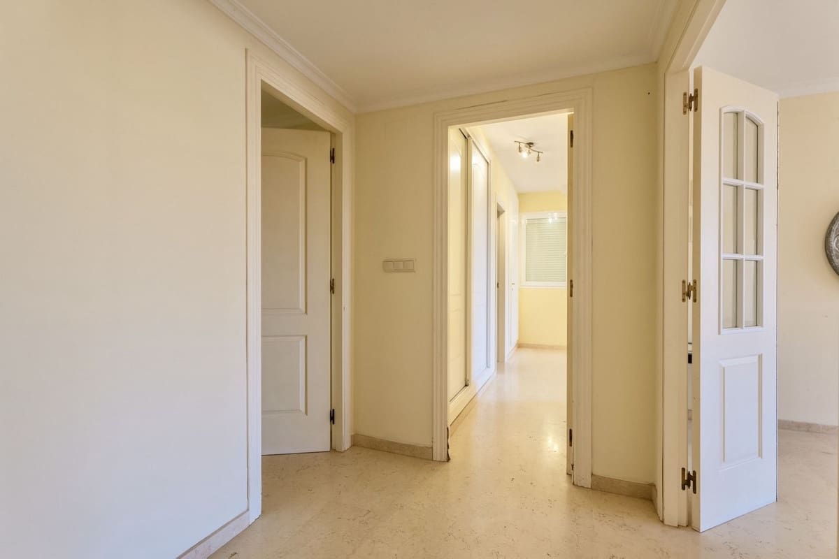 3 soverom Leilighet til salgs i Elviria med svømmebasseng - € 450 000 (Ref: 9972640)