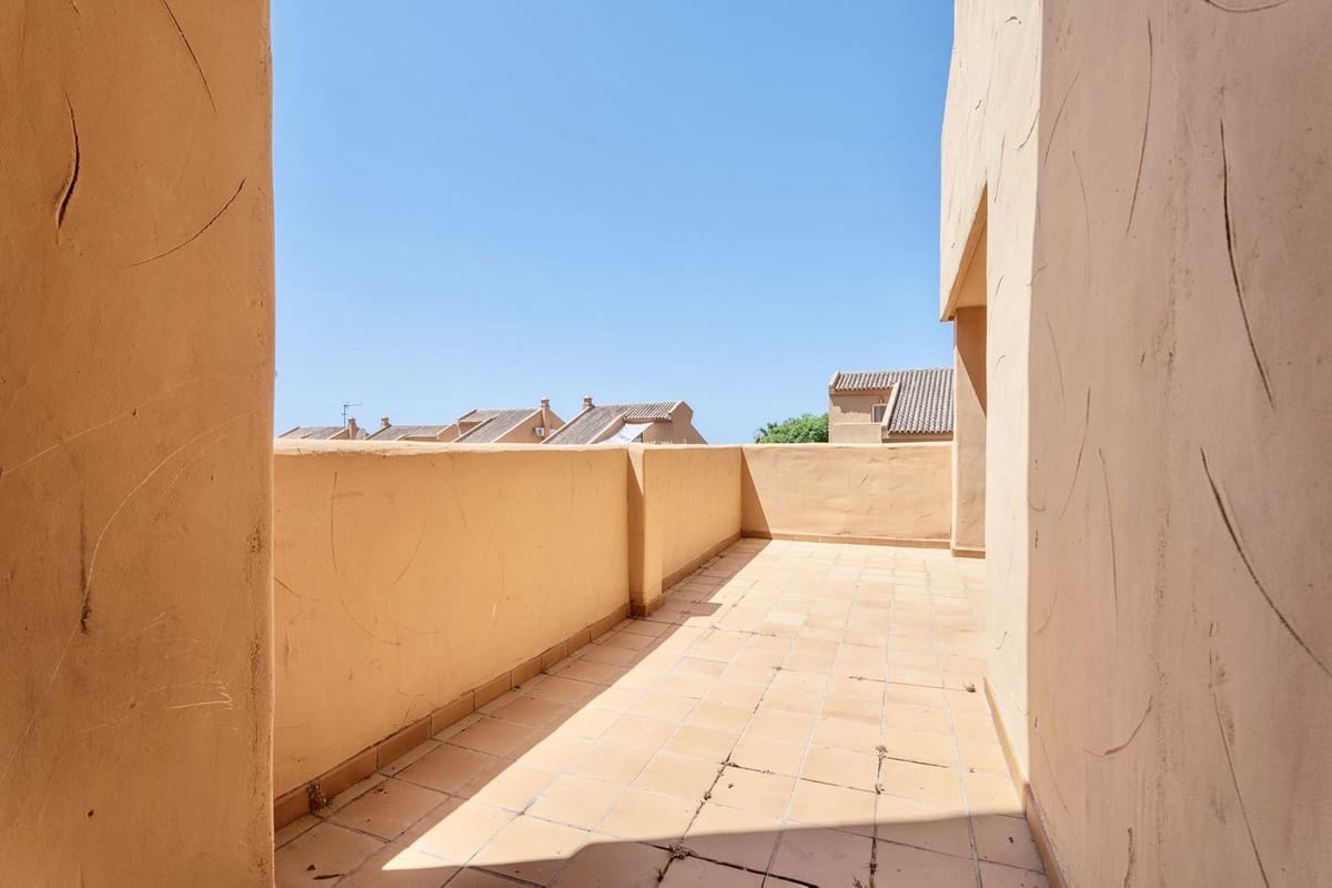 3 soverom Leilighet til salgs i Elviria med svømmebasseng - € 450 000 (Ref: 9972640)