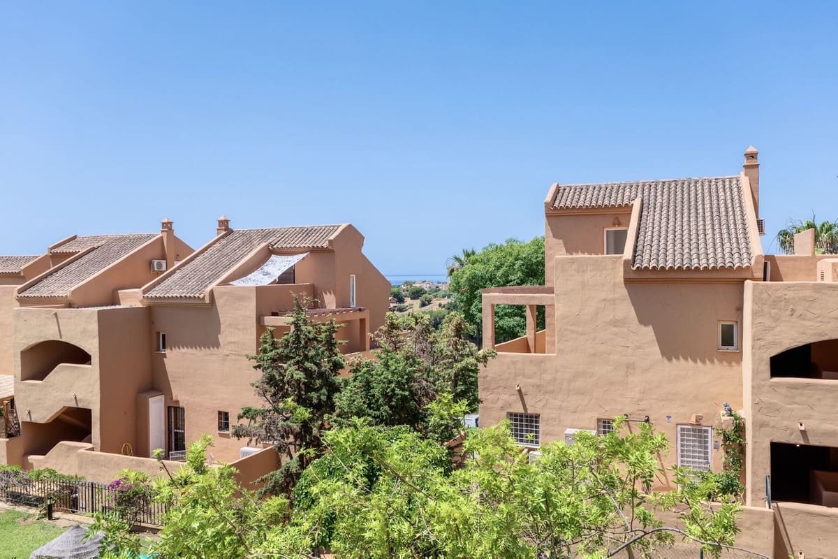 3 soverom Leilighet til salgs i Elviria med svømmebasseng - € 450 000 (Ref: 9972640)