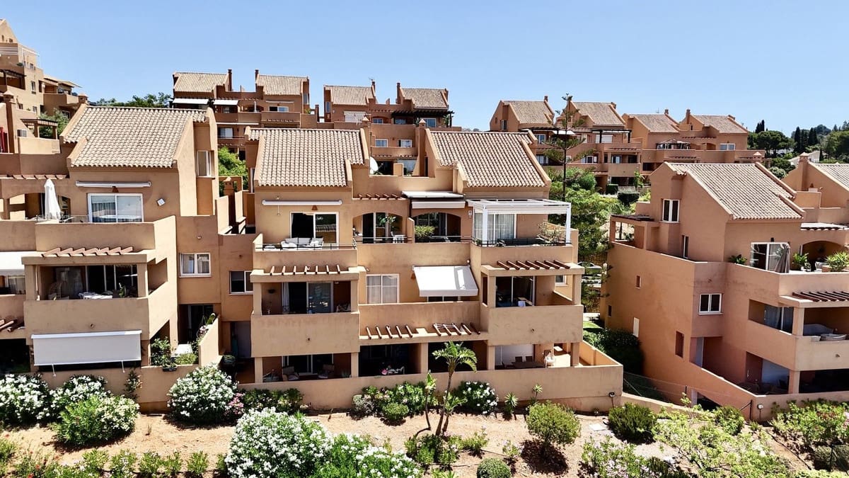3 soverom Leilighet til salgs i Elviria med svømmebasseng - € 450 000 (Ref: 9972640)