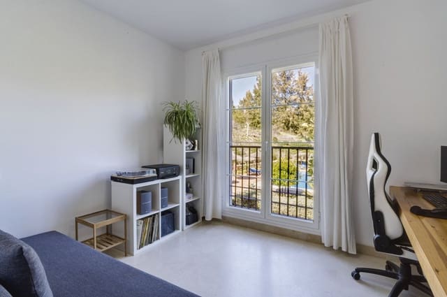 Apartamento de 3 habitaciones en Los Arqueros, Benahavís en venta con piscina - 459.000 € (Ref: 9972641)