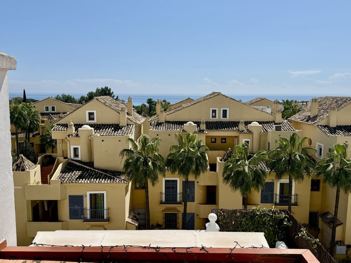 2 bedroom Apartment for sale in Marbella with pool - € 445,000 (Ref: 9972646)