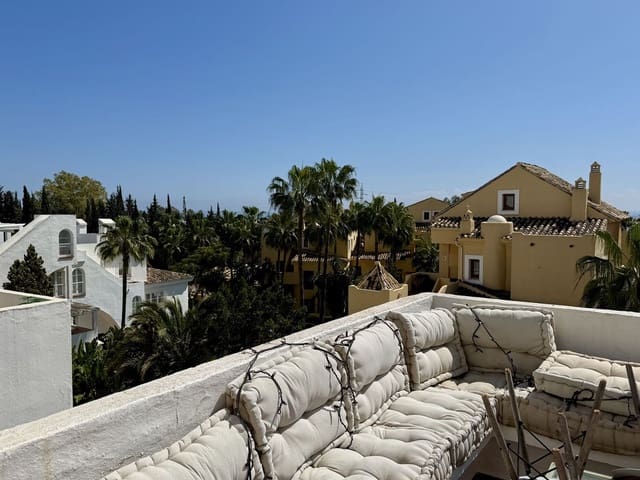2 bedroom Apartment for sale in Marbella with pool - € 445,000 (Ref: 9972646)