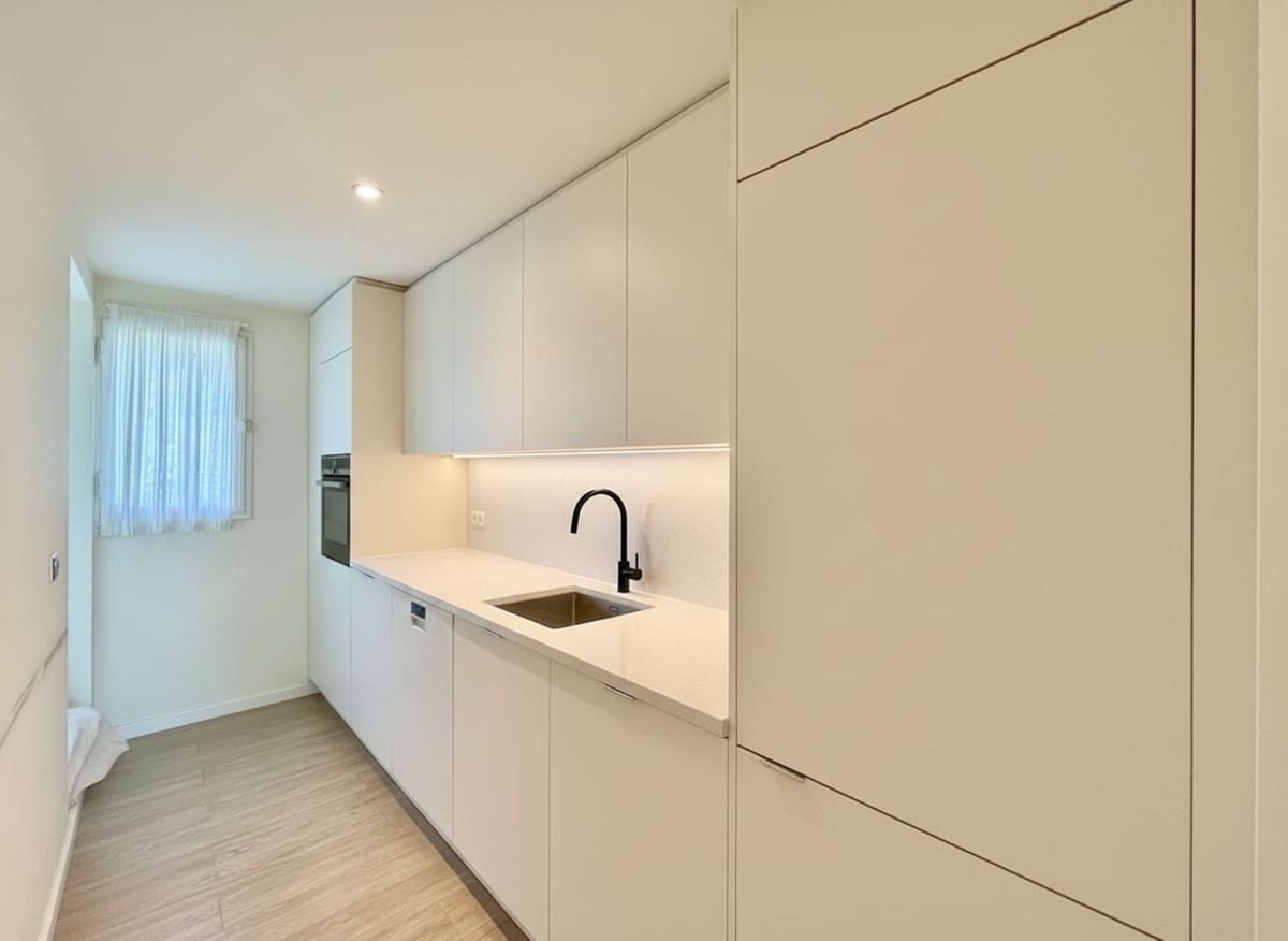 2 bedroom Apartment for sale in Marbella with pool - € 445,000 (Ref: 9972646)