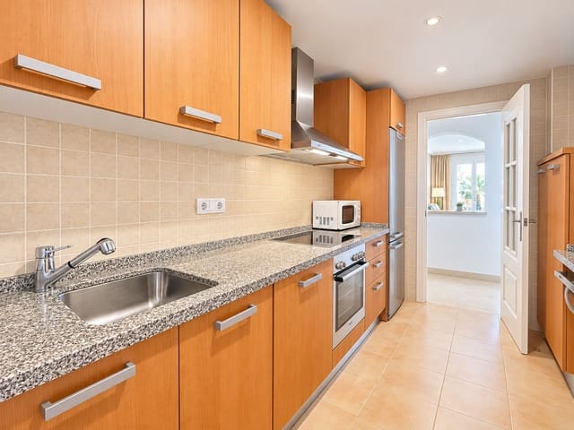 3 bedroom Apartment for sale in Los Arqueros, Benahavís with pool - € 435,000 (Ref: 9972647)