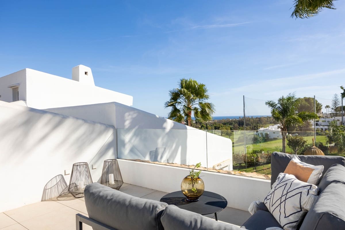 2 soveværelse Lejlighed til salg i Nueva Andalucia med swimmingpool - € 485.000 (Ref: 9972648)