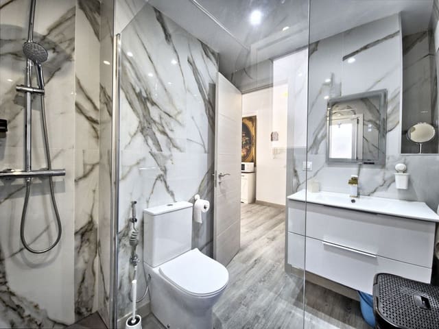 2 bedroom Apartment for sale in Marbella with pool - € 450,000 (Ref: 9972651)