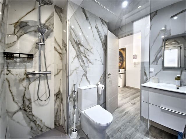 2 bedroom Apartment for sale in Marbella with pool - € 450,000 (Ref: 9972651)