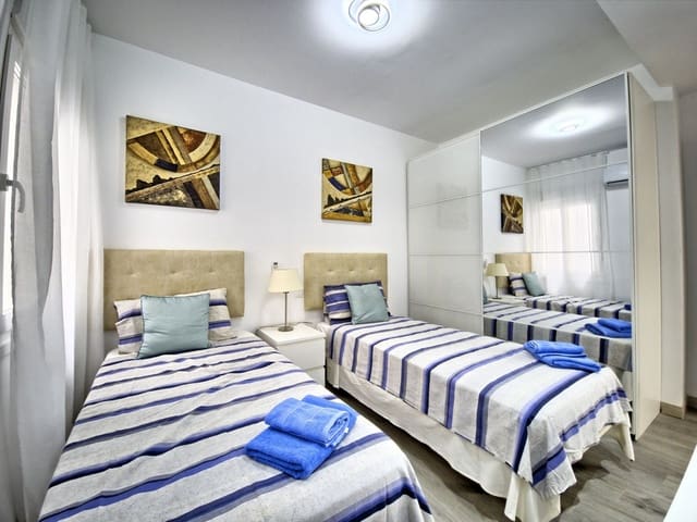 2 bedroom Apartment for sale in Marbella with pool - € 450,000 (Ref: 9972651)