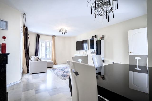 2 soveværelse Lejlighed til salg i Nueva Andalucia, Marbella med swimmingpool - € 435.000 (Ref: 9972656)