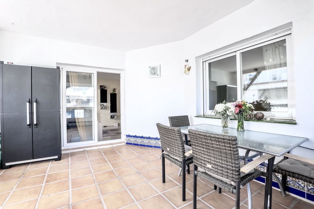 2 soveværelse Lejlighed til salg i Nueva Andalucia med swimmingpool - € 435.000 (Ref: 9972656)
